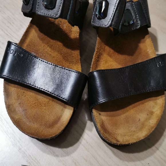 Naot Ashley Sandals - Picture 7 of 16